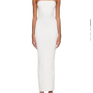 BINYA Strapless Long White Ribbed Dress